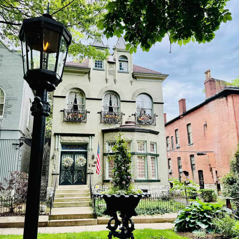 Victorian mansion and gas lamp on the Old Louisville walking tour route